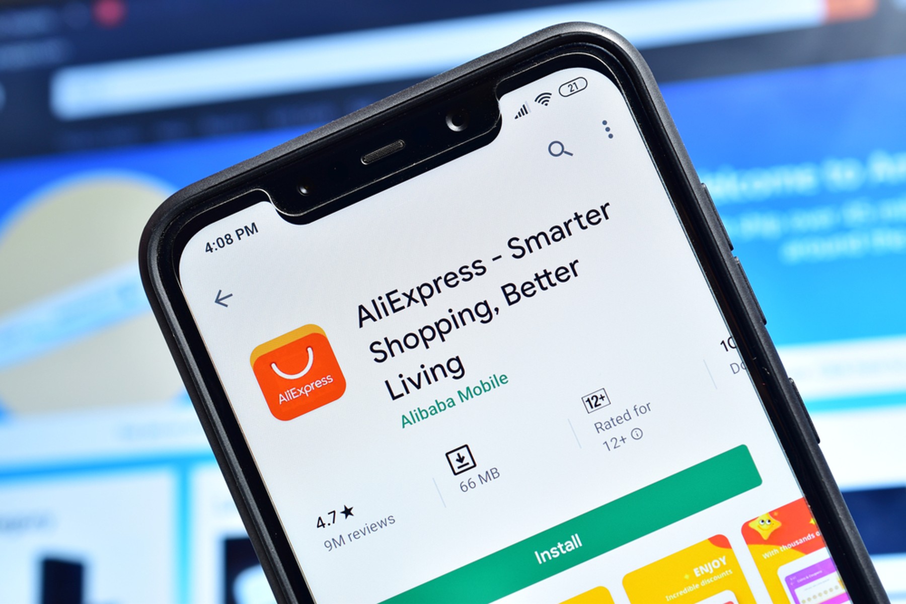 Smartphone con la aplicación de AliExpress abierta en la Play Store
